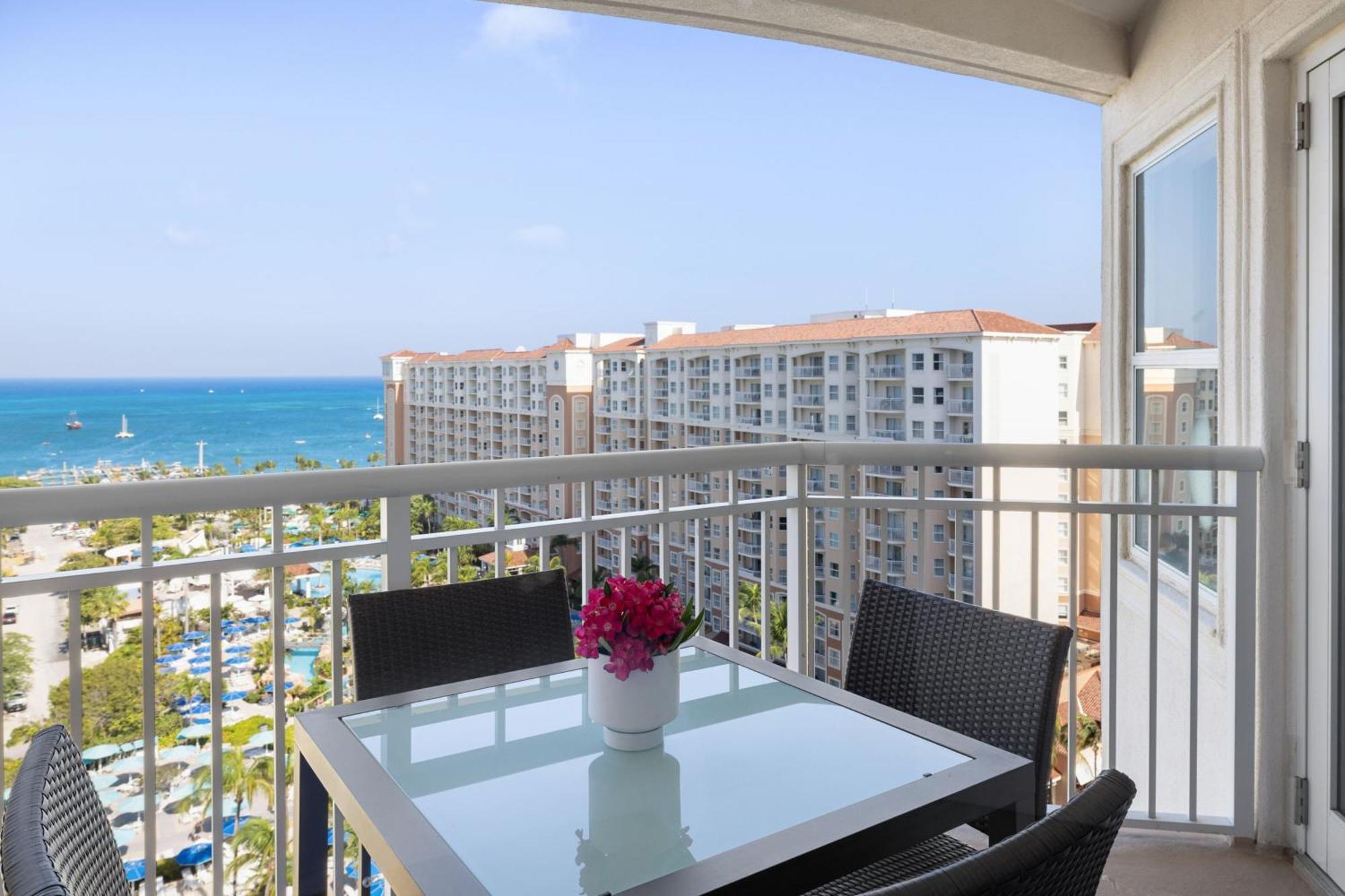 Marriott'S Aruba Surf Club Hotel Palm Beach Exterior photo